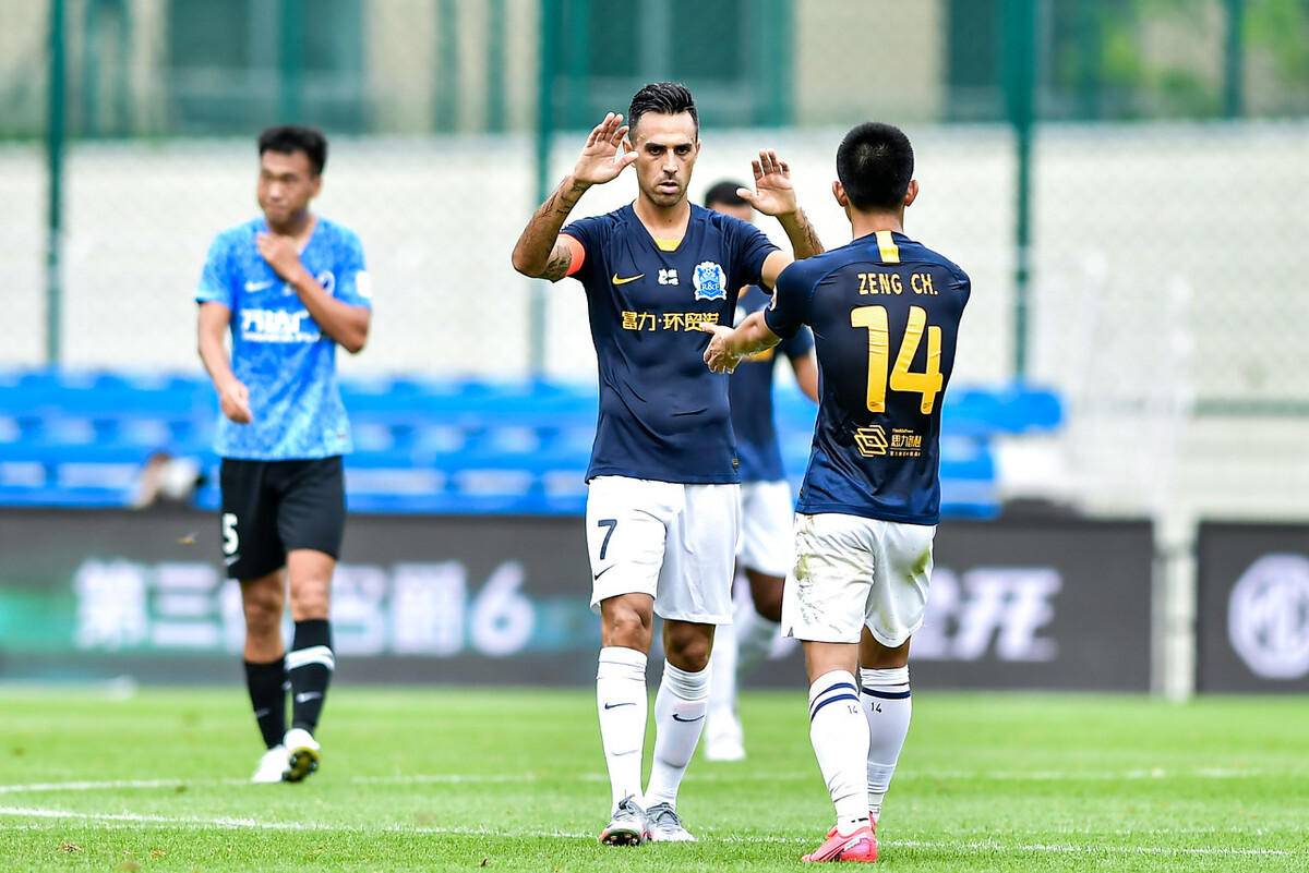 富力双喜临门，首胜+时隔890天战胜苦主大连队，范帅出现久违笑脸