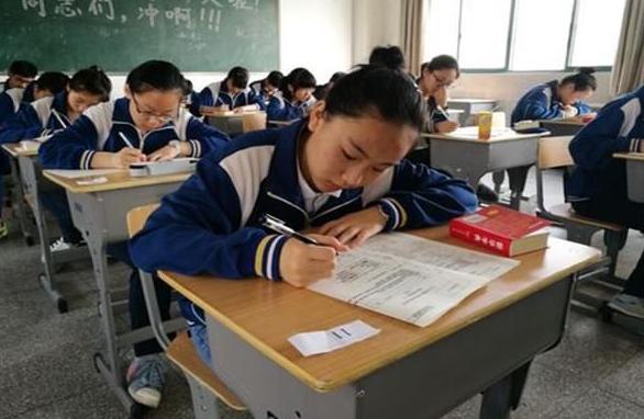 初中生“摩斯密码”字体走红，谜一样的笔画，老师看了想打人