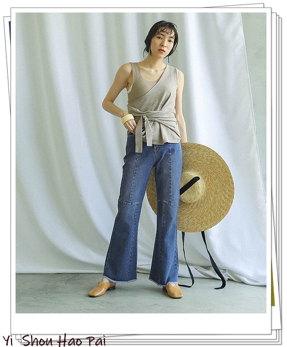 女星喇叭牛仔裤搭配,风衣搭配喇叭牛仔裤