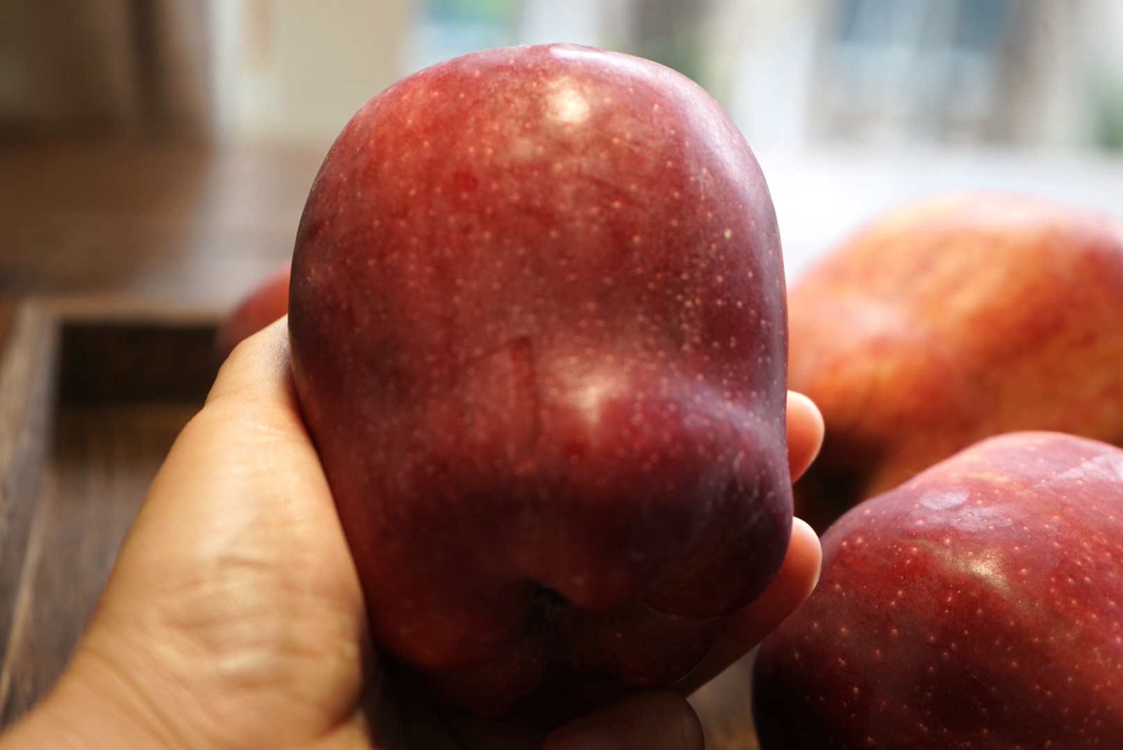 怎么分辨花牛苹果和蛇果,怎么区分花牛苹果与蛇果