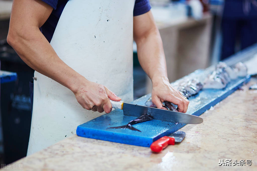 司机被迫吃生带鱼考验我们有关方面怎样把好事情办好