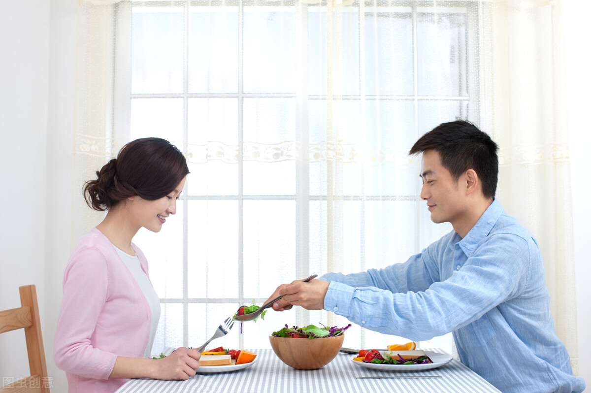 夫妻没共同语言怎么沟通,和老婆没有共同语言每天交流很少