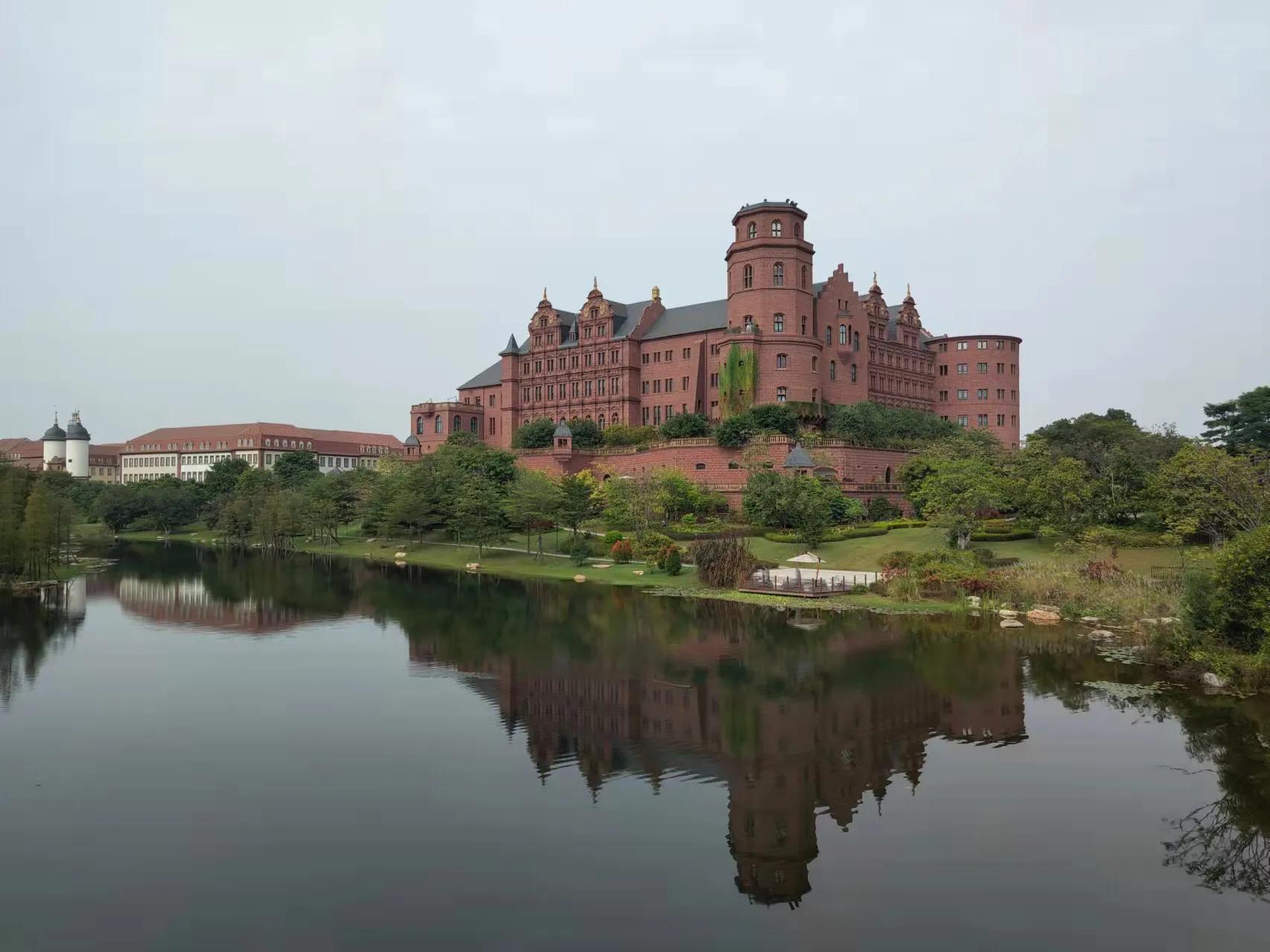 中国华为企业脊梁,华为是中国民营企业的楷模吗