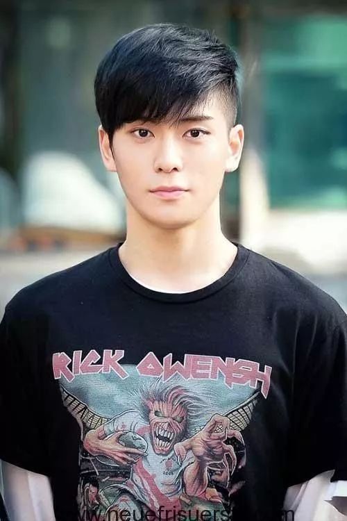 男生发际线高的刘海发型推荐,男生刘海少发际线高适合发型