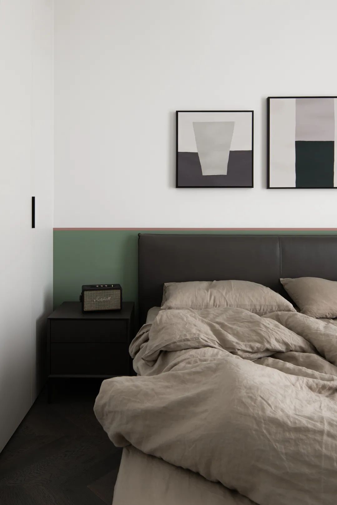 线条、色块和潮玩，这个89㎡比想象中还有料