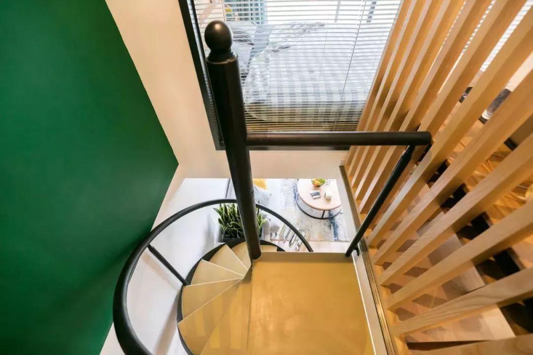 64㎡现代轻奢公寓，买了小复式，这样装修好精致