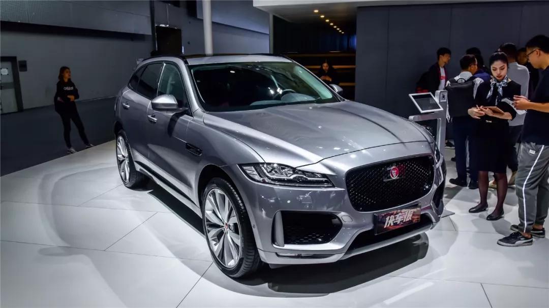 四十多万买捷豹f-pace到底值不值,捷豹f-pace又银色落地