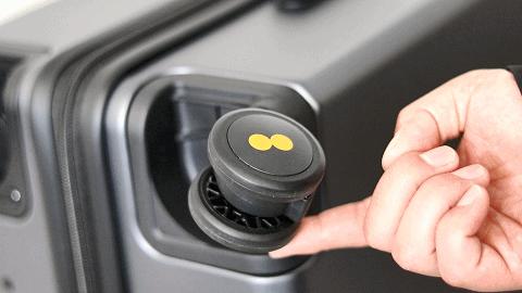 快速取物，为商务人士定制地平线8号登机箱体验