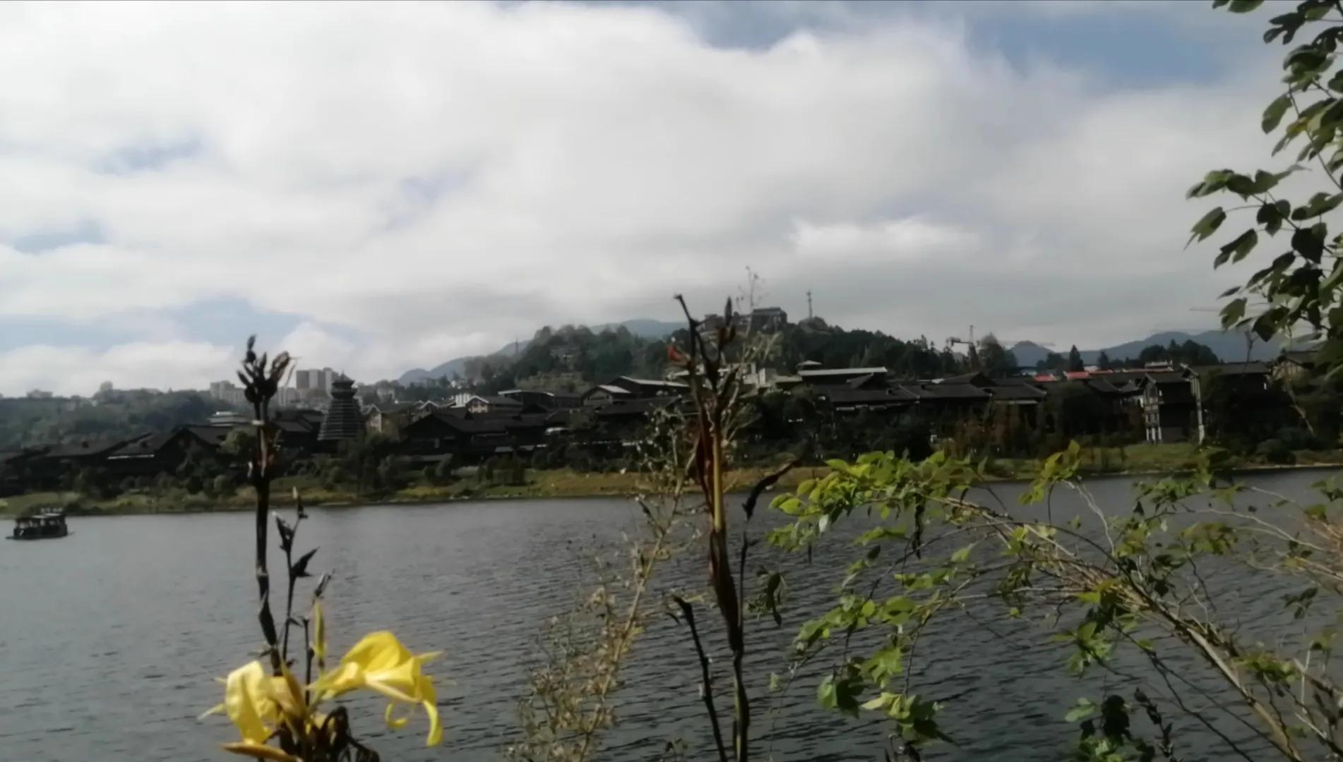 丹寨县万达小镇特色,丹寨万达小镇国家休闲街区