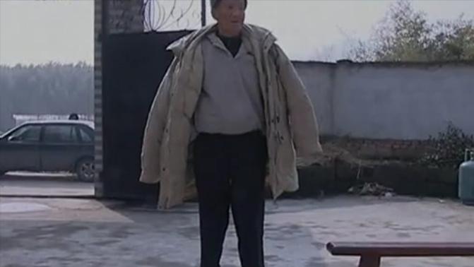 老人突然人体自燃烧成灰,老人自燃真实视频