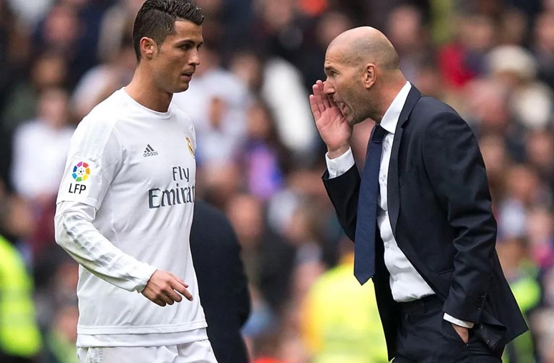 足球运动员都留什么发型,足球员发型最丑的