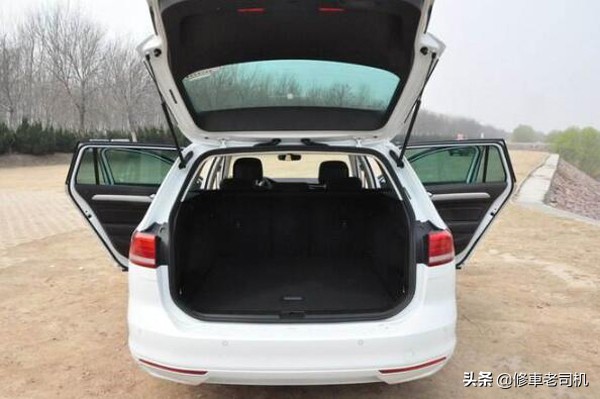 新车后备箱异味大怎么回事,车内后备箱垫子异味严重怎么解决