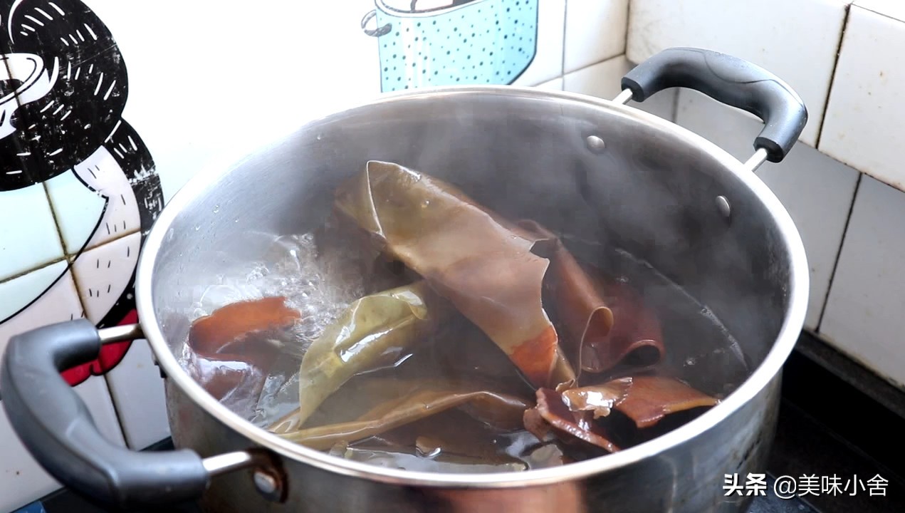 怎么熬大骨头汤好喝又营养,如何熬骨头汤才鲜美有营养