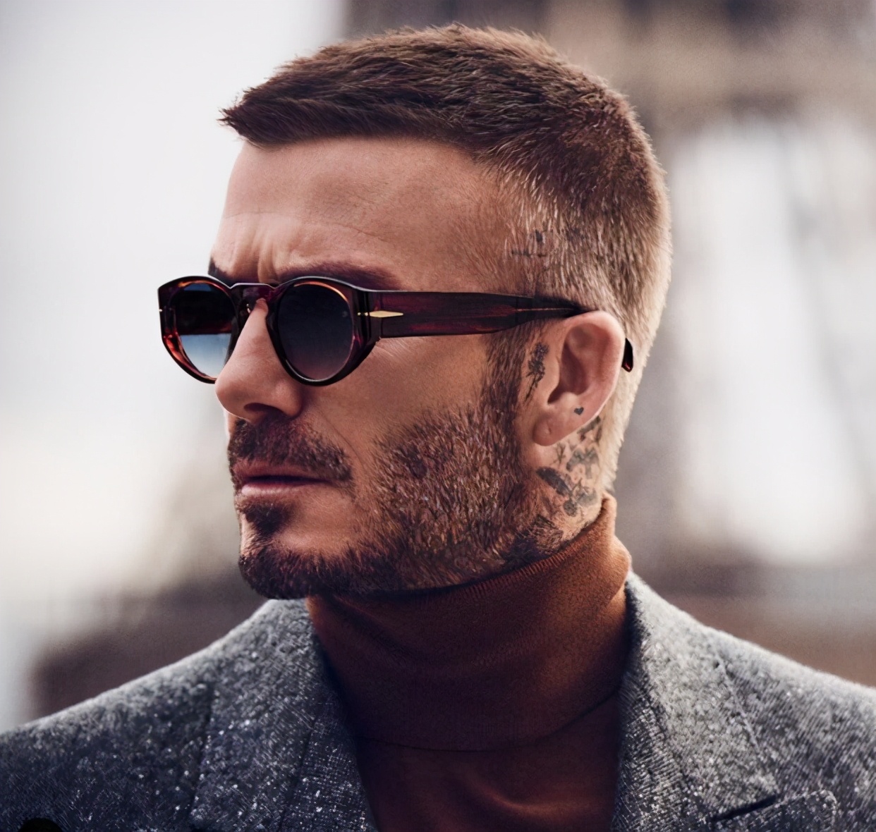 c罗不忘初心,c罗展示大腿肌肉翩若惊鸿