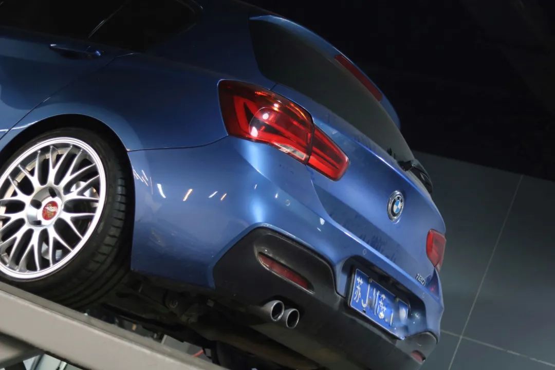 怪兽改造跑车视频,宝马f20120改装