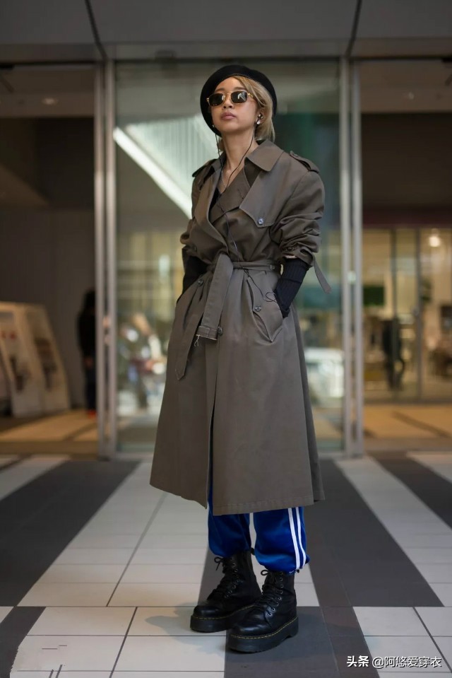靴子裤今年最流行的穿搭,运动裤靴子配什么上衣