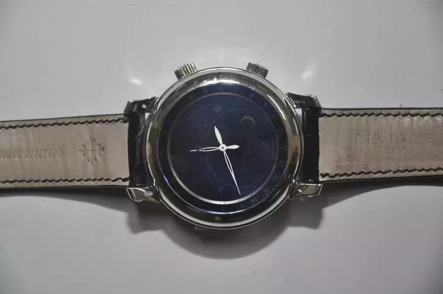 副厅长的表：原价1030万、估价800万、起拍720万