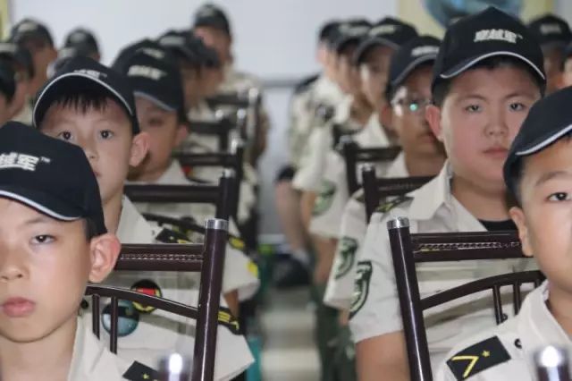 夏令营从小培养孩子的自信,夏令营孩子有梦就敢闯