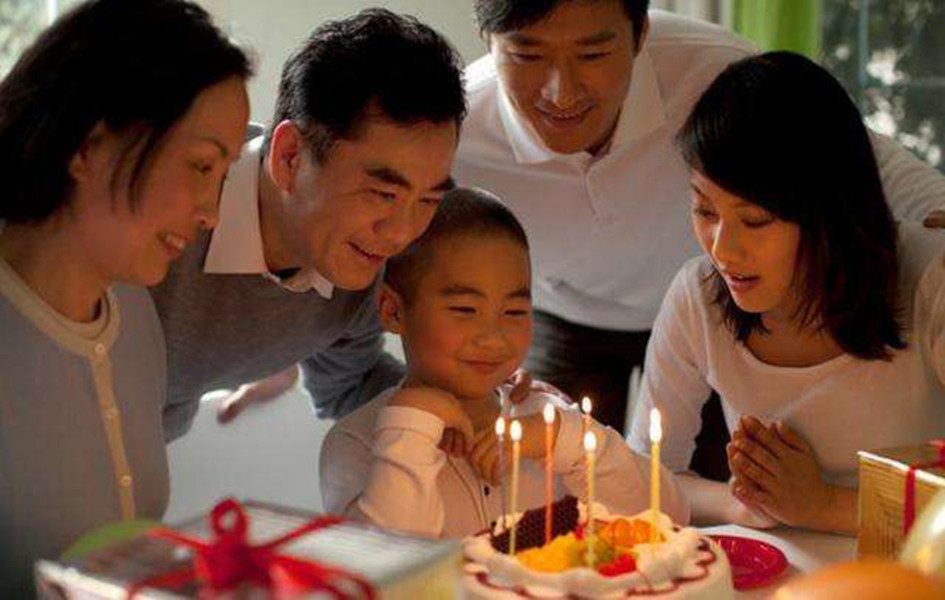 过生日按公历还是农历,孩子过生日按周岁还是虚岁