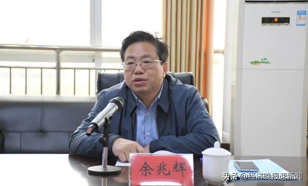 江西省普通高*特中**色学校评估组专家在临川三中开展评估活动