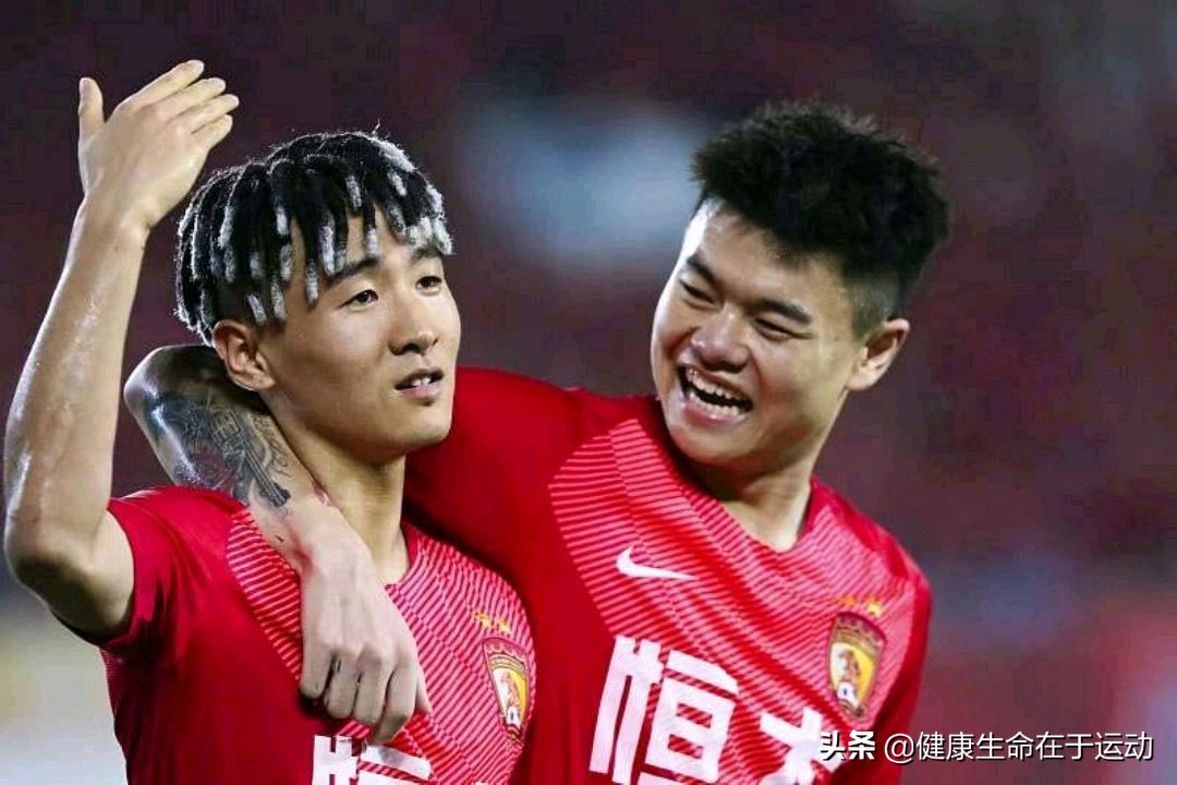 近日国内业余足球恶意事件,业余足球比赛惊现球场暴力