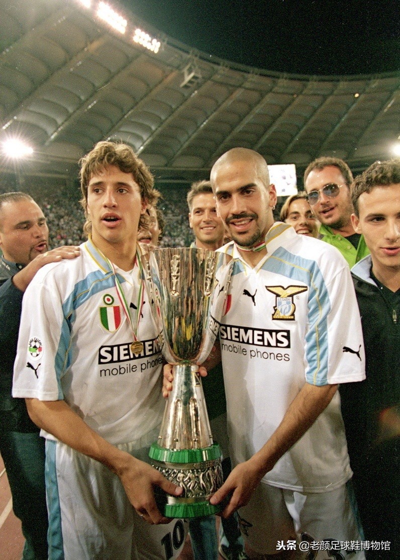 脚踏虎爪靴的神奇巫师，35岁参加世界杯，41岁复出只为母队上座率