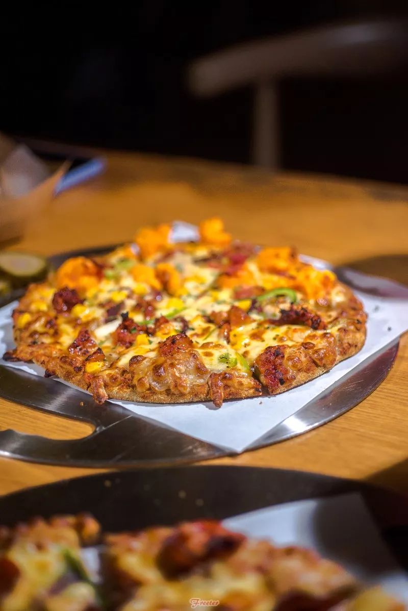 这是一家神奇Pizza小店，居然默默霸占着海口点评西餐榜TOP1