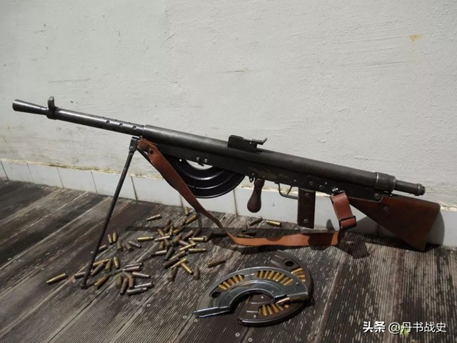 被士兵嘲笑“卡壳26型”，二战芬兰LS26型轻机枪，我国曾购买仿制