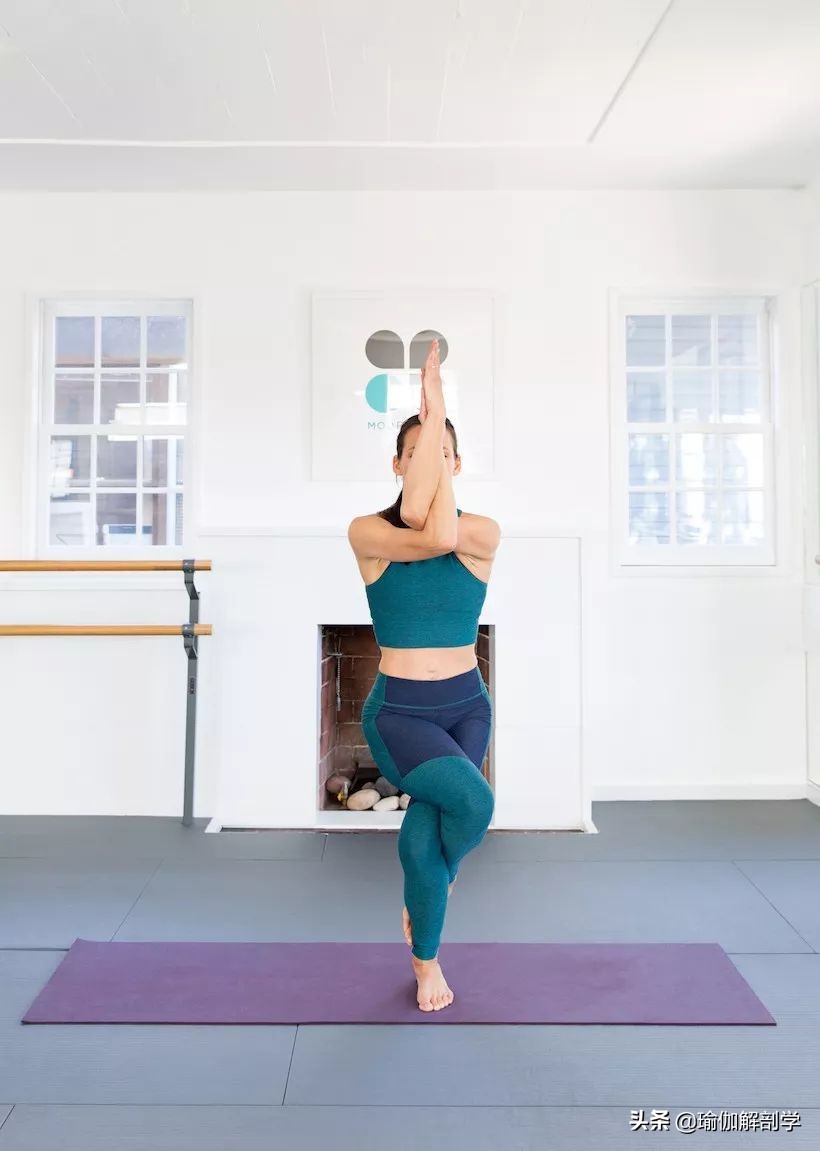 初学瑜伽必练8个基础瑜伽体式,瑜伽初学入门18个基础体式