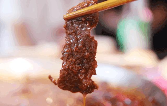 排队两个小时才吃上火锅,排队两小时也要吃到的烤鱼