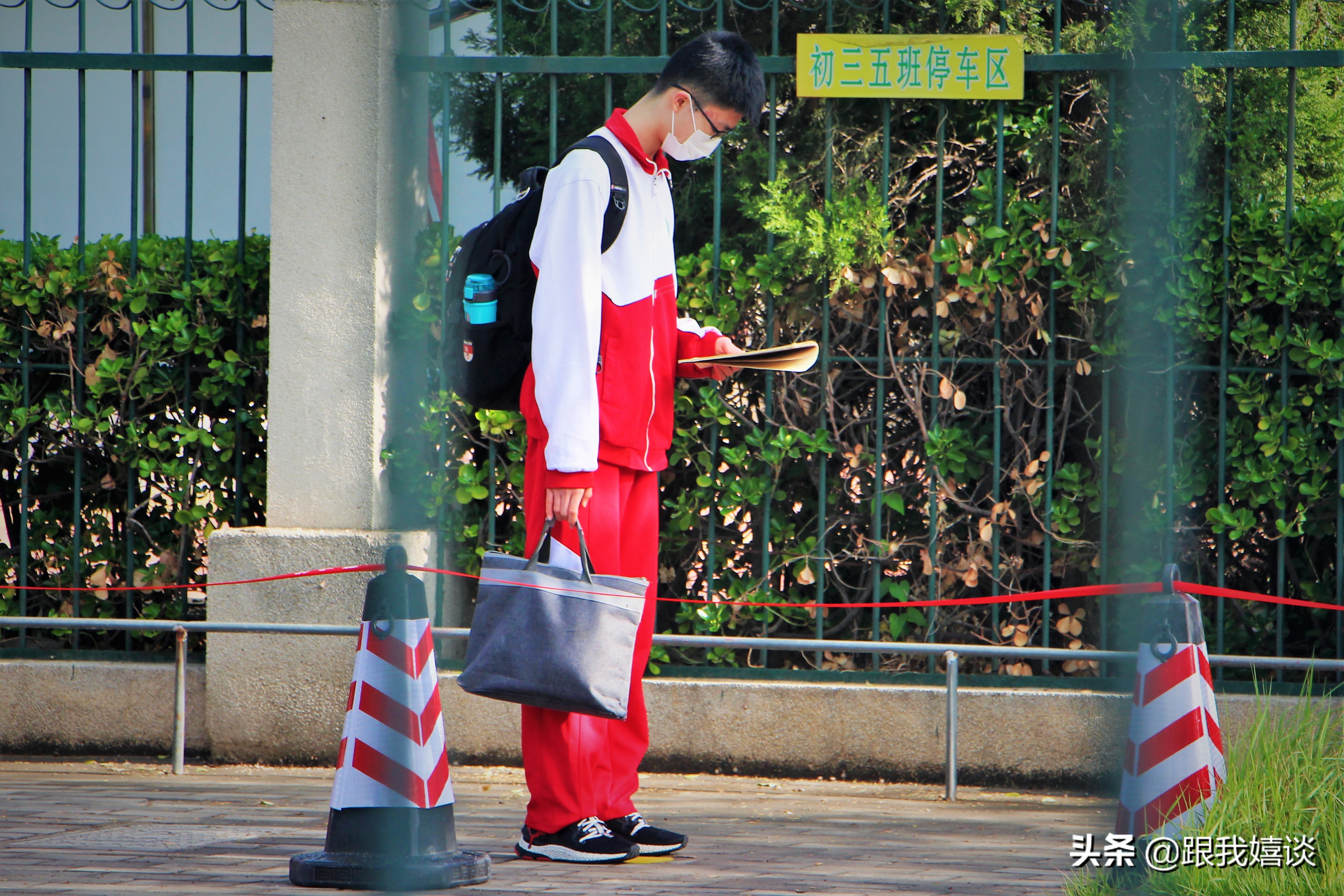 山东东营：全市初中毕业班今日开学，石大附中学生返校井然有序