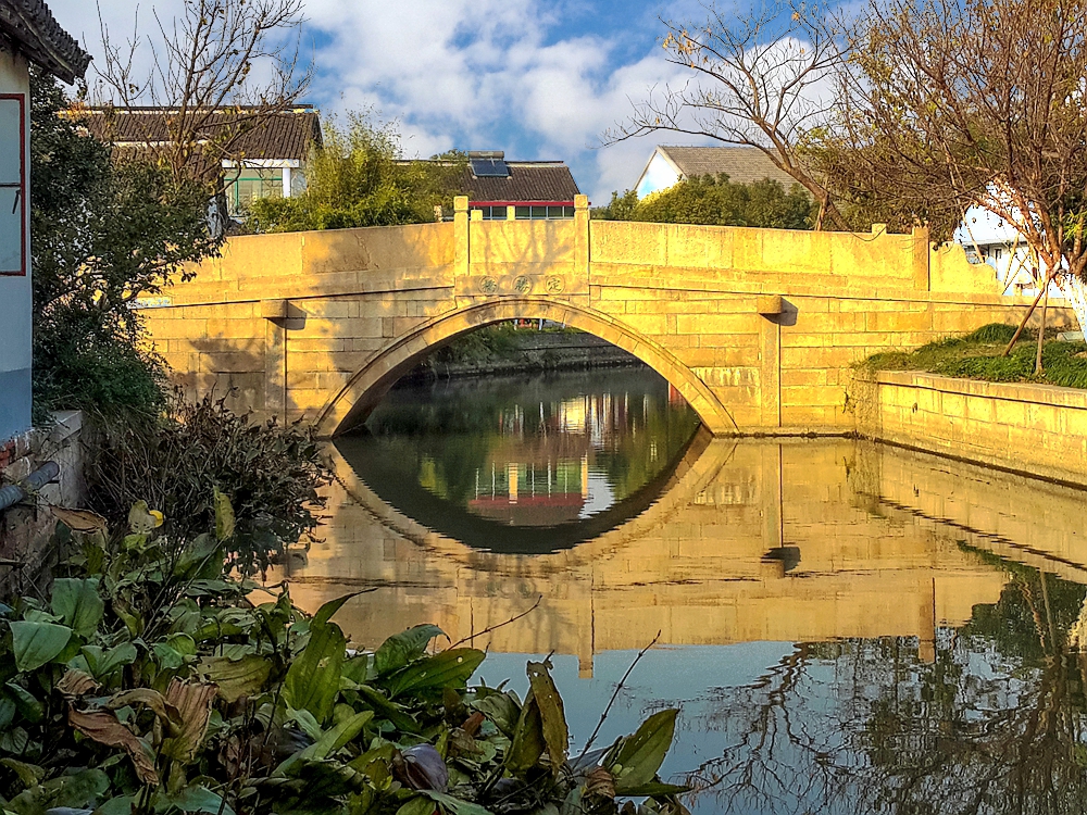 一座被人遗忘的乡村古宅,一座古村落