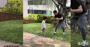 武磊9岁时颠球表演,武磊颠球