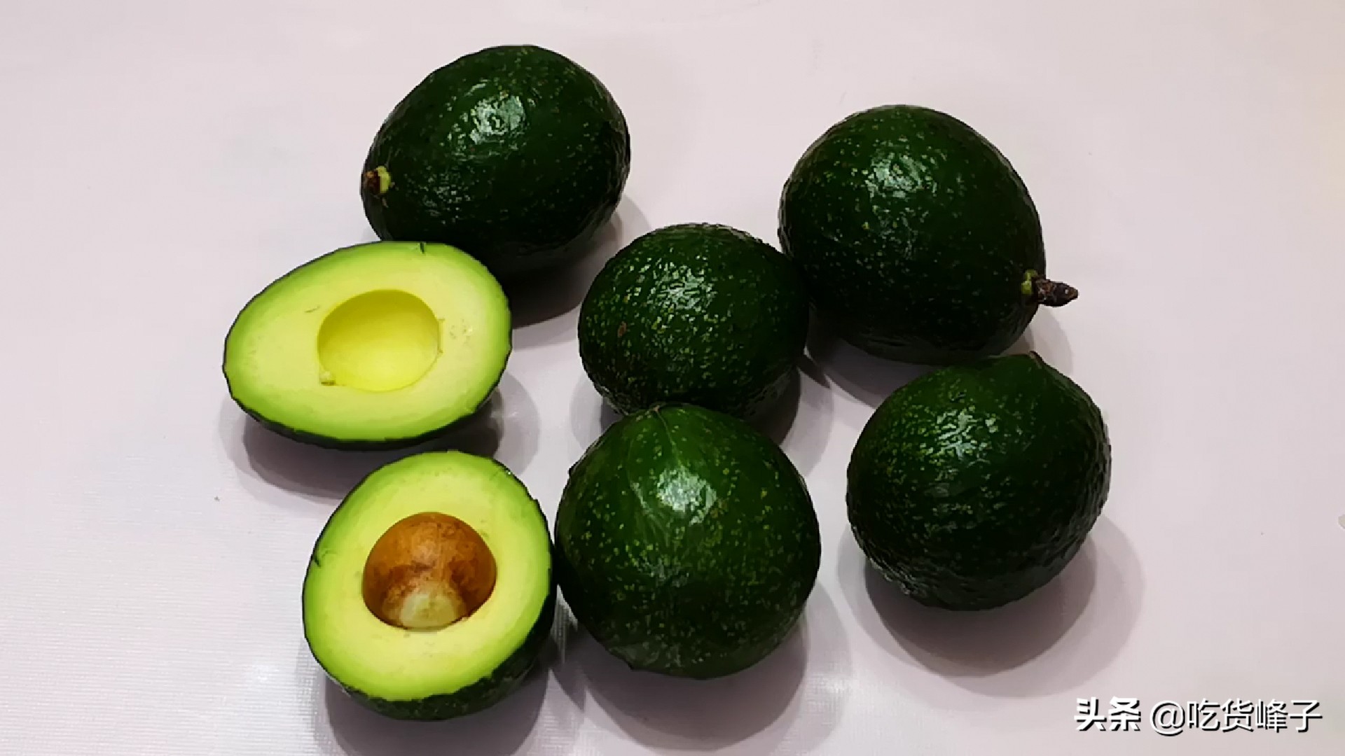 市场上的牛油果怎么挑选,牛油果好吃便宜