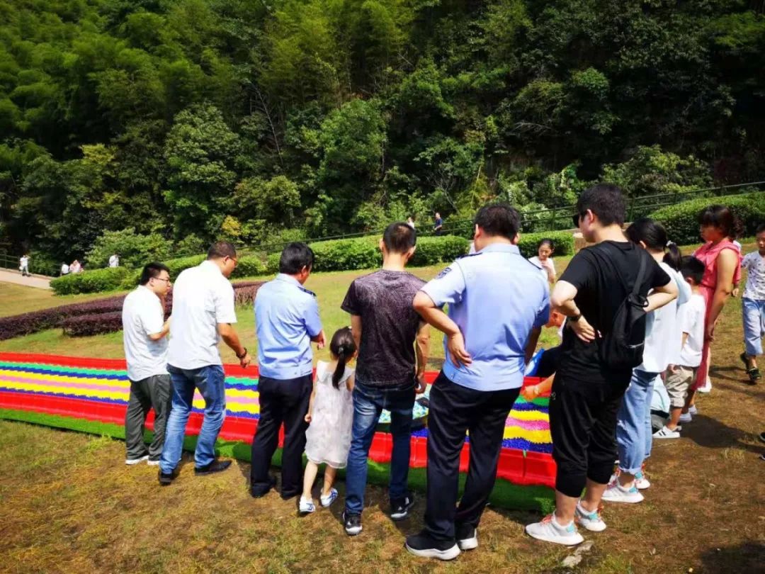 网红滑道来啦～竹海草坪架彩虹，清泉一道深氧醉