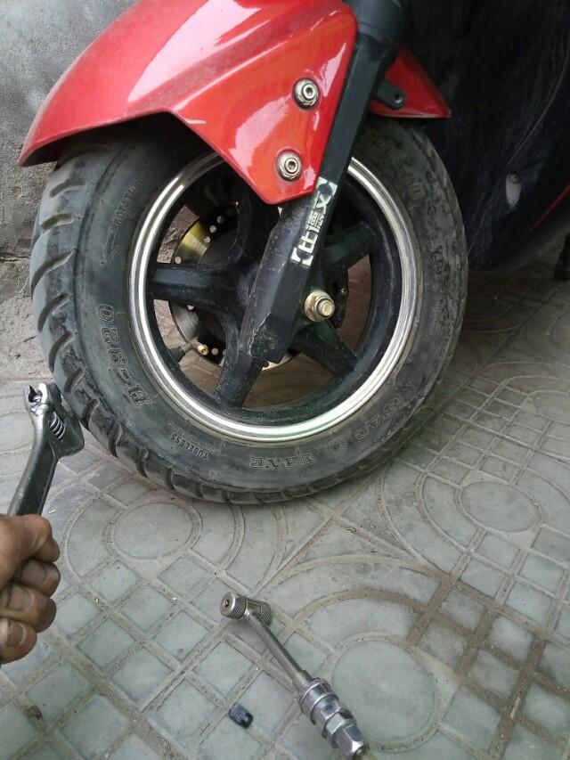 电动车真空胎被刀片划了1cm怎么补,电动车真空胎应有哪些标志