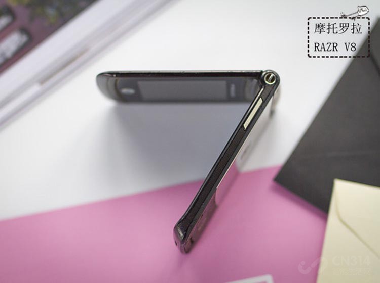 motorazr四代,motorazr2019翻盖折叠屏