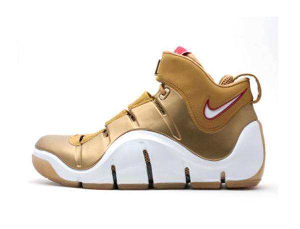 近年复刻的詹姆斯球鞋,詹姆斯的最新的球鞋