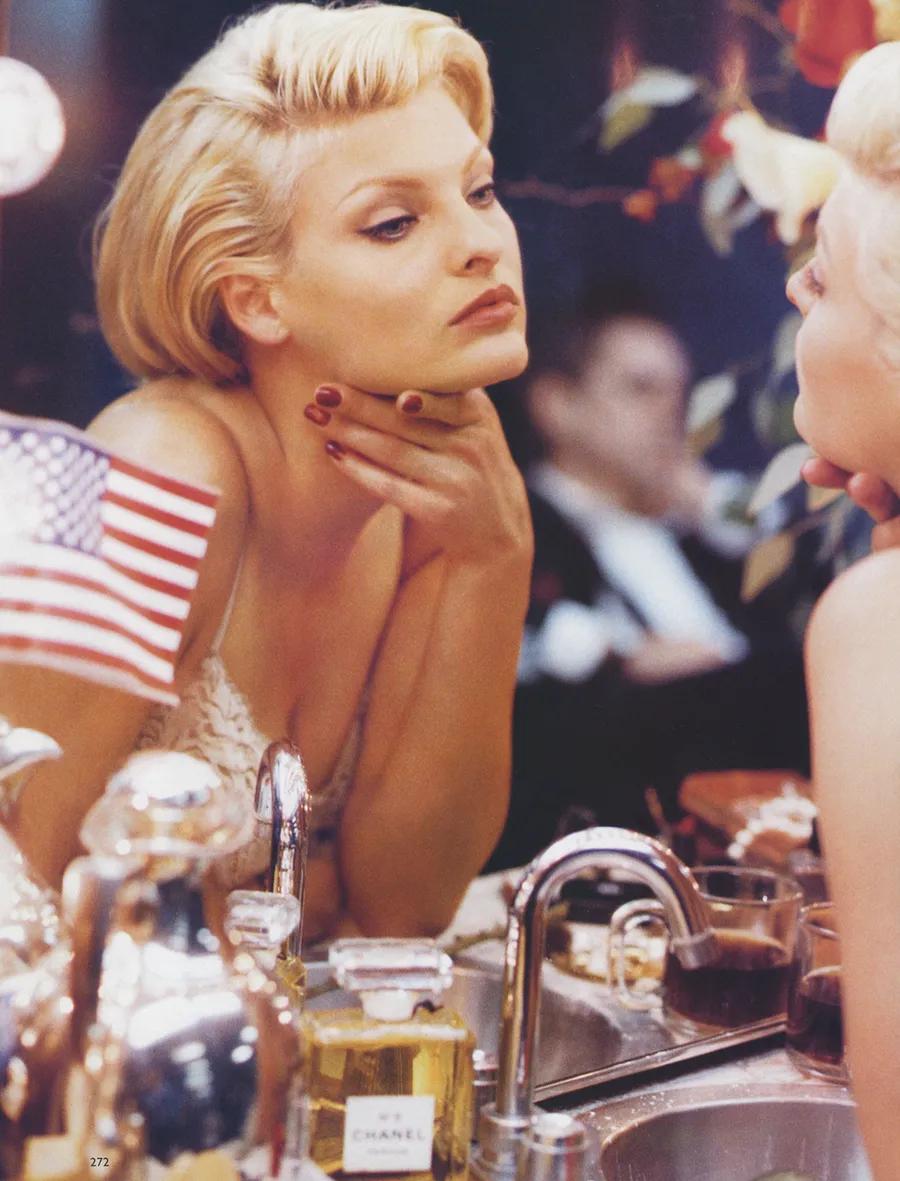 顶流女明星整容,顶流女星整容后回国复仇全集