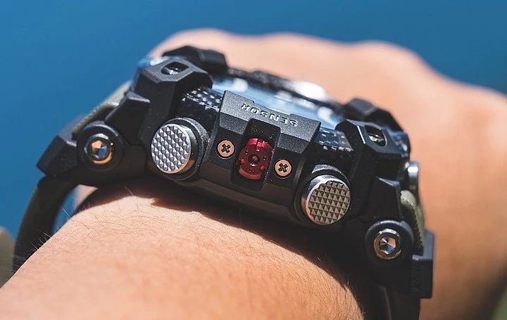 casio卡西欧手表男黑金gshock讲解,卡西欧gg-b100蓝牙连接都能做什么