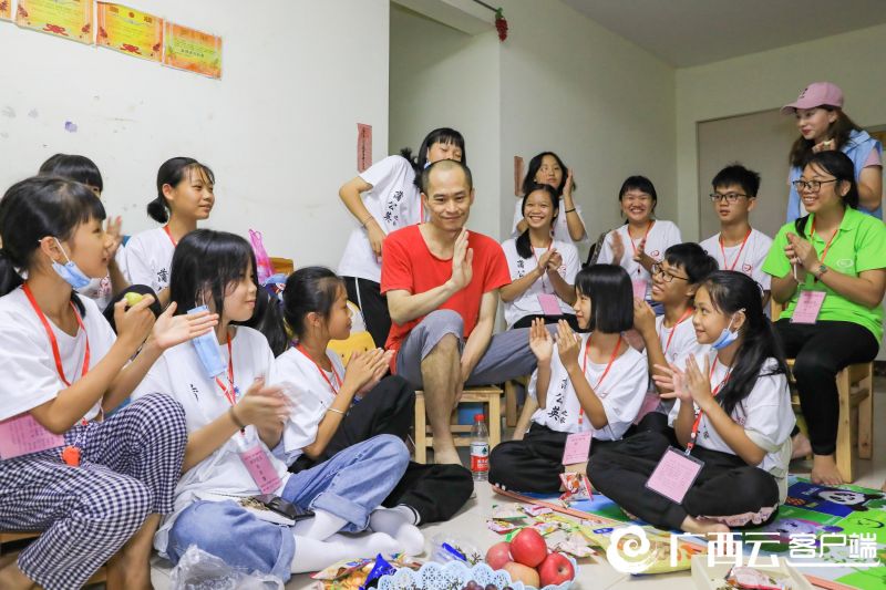 大爱若水　润泽无声丨“草根”公益人陈词和他的爱心团队故事