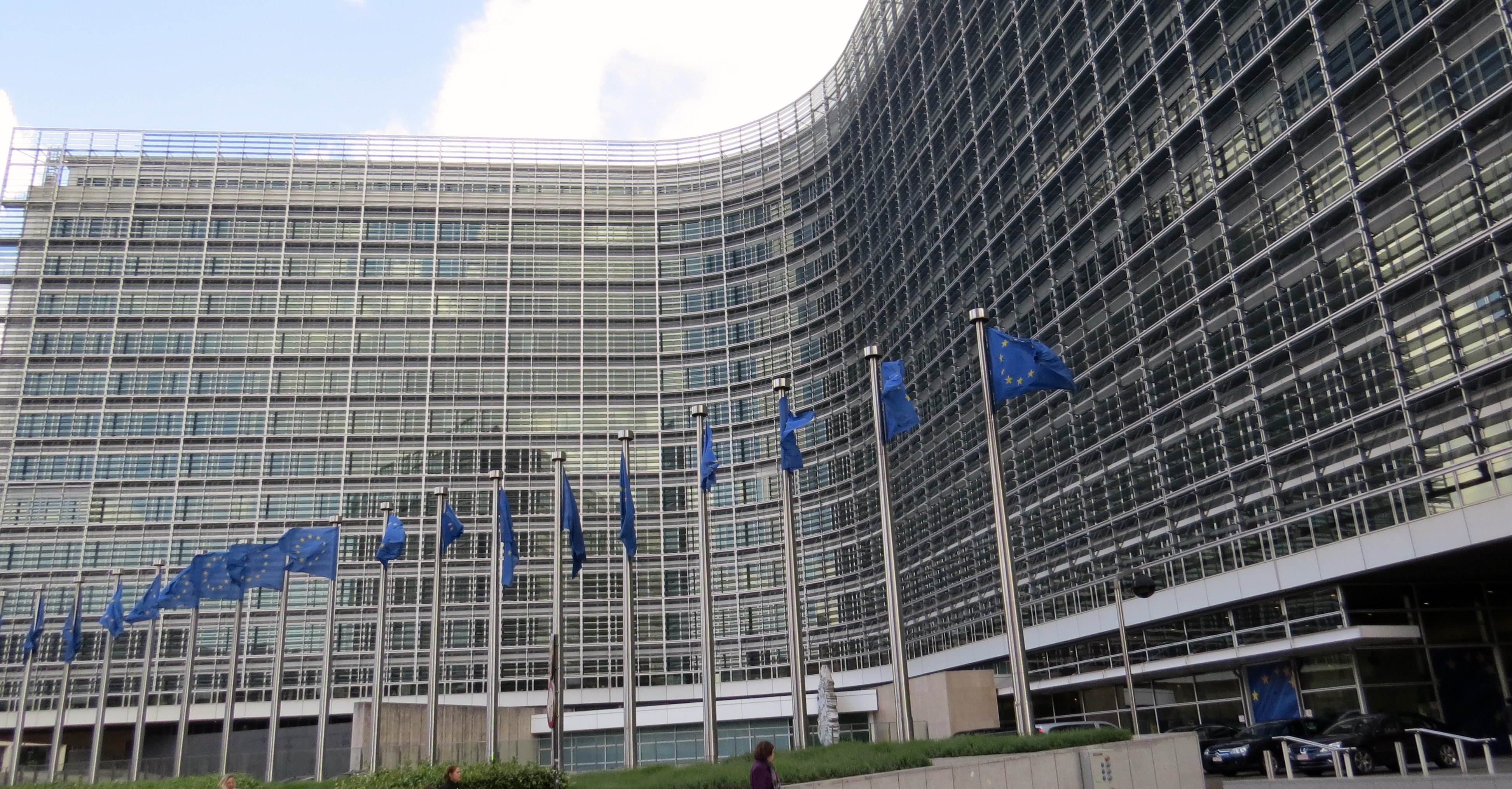 一位比肩俾斯麦的战略家，玩转英法美苏，拉起战败的德国重返列强