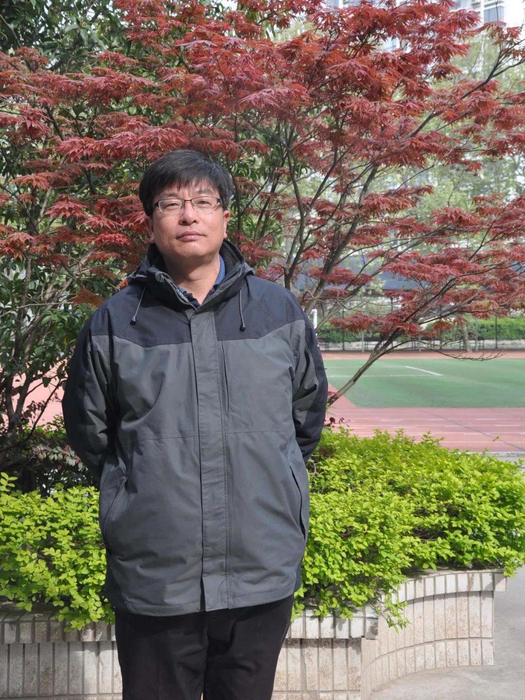 鍗椾含榧撴ゼ浜屽崄涔濅腑鑷磋繙涓,鍗椾含榧撴ゼ浜屽崄涔濅腑鑷磋繙鍒濅腑