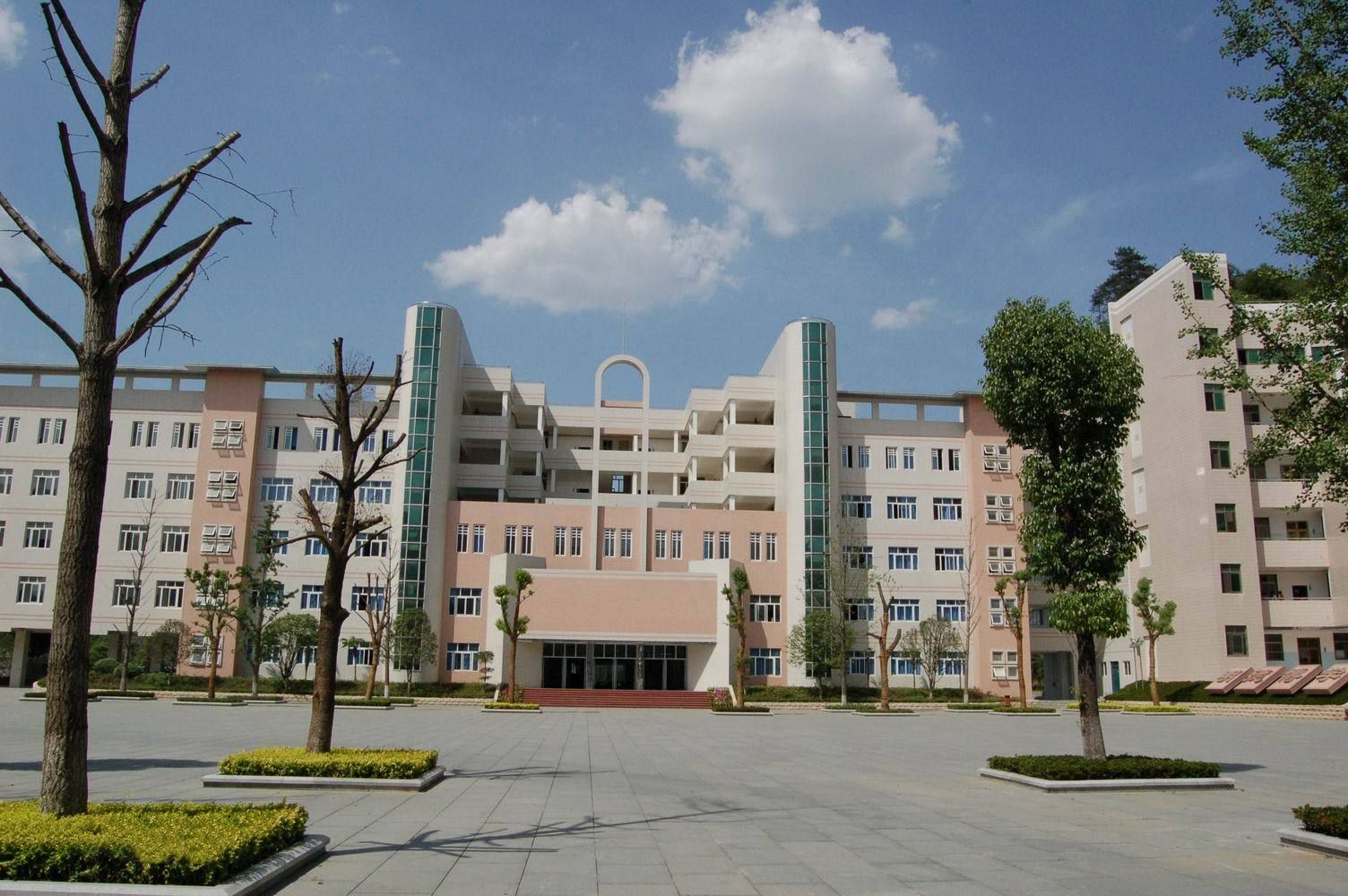 竹溪县郧阳一中,湖北十堰第五中学高中