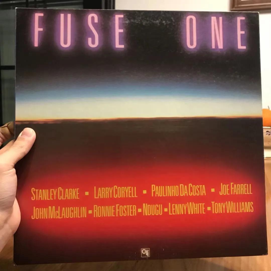 猫和唱片的共通之处？“都很破财！”|专访画家健一