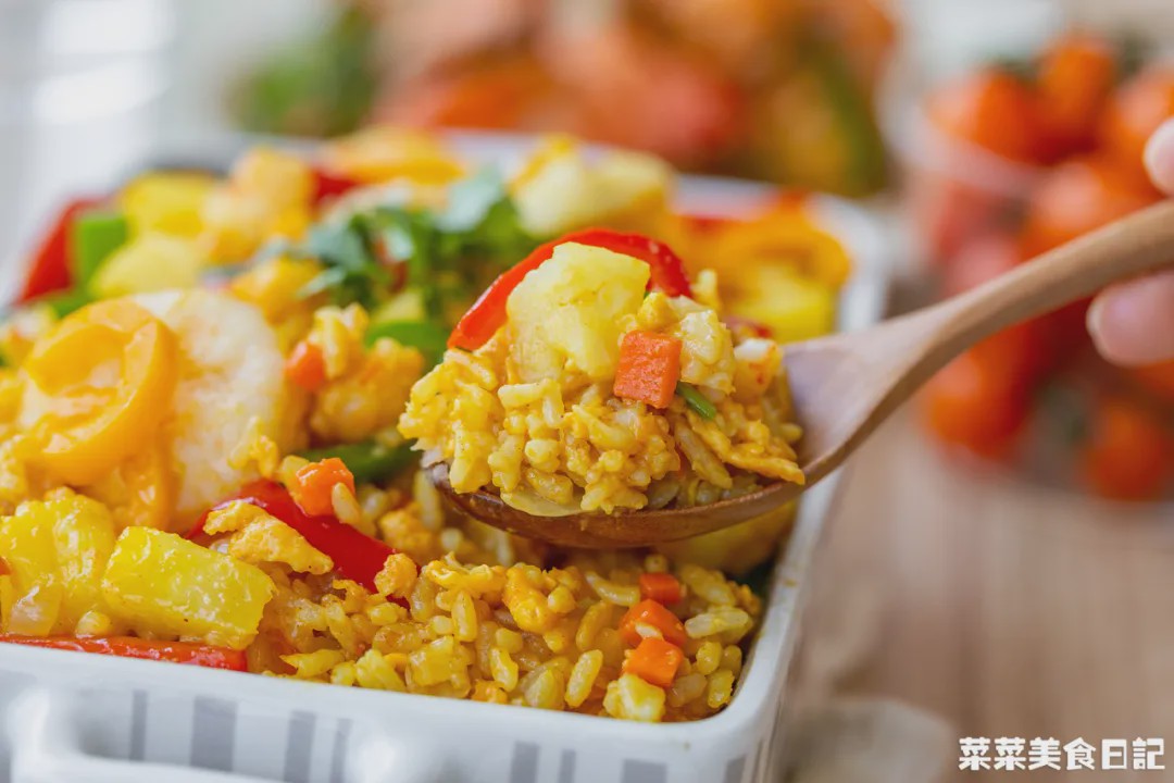 蛋炒饭这样做真好吃,10分钟蛋炒饭