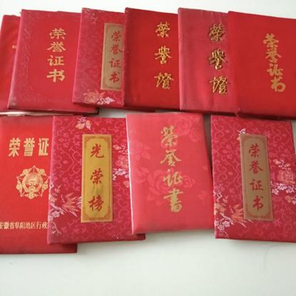 大学生女生修脚,大学毕业后我当了足疗师英文