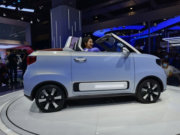 五菱宏光miniev敞篷版的官方报价,宏光minievcabrio啥时候上市