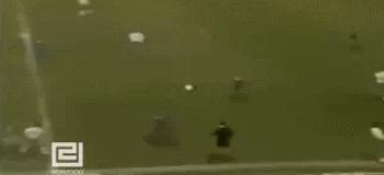 世界杯马拉多纳精彩瞬间,马拉多纳实况足球如何过人