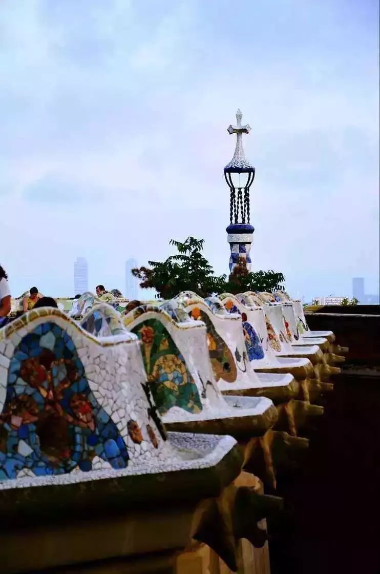 巴塞罗那72小时:住进高迪的幻梦世界